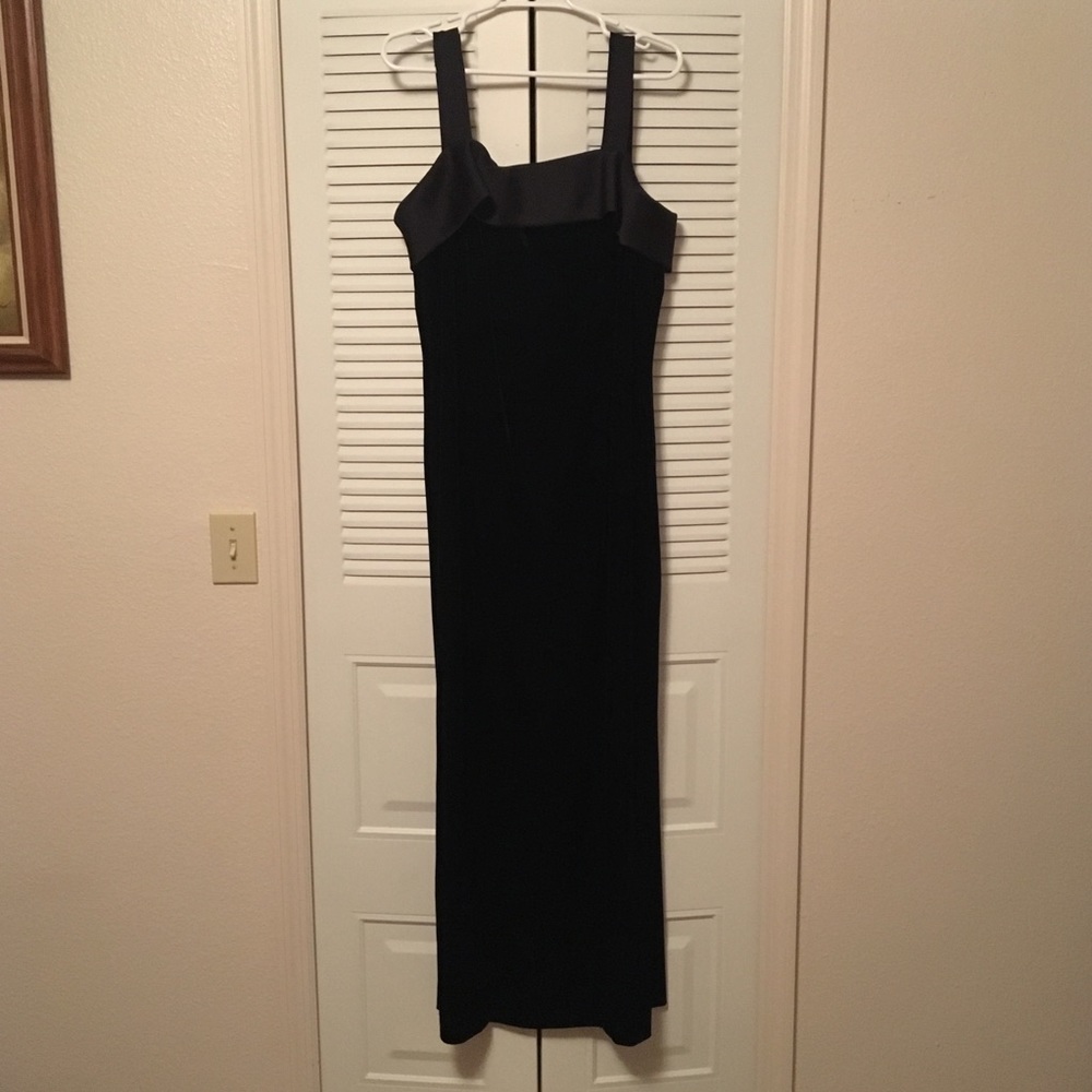 Black Floor-length Evening Gown